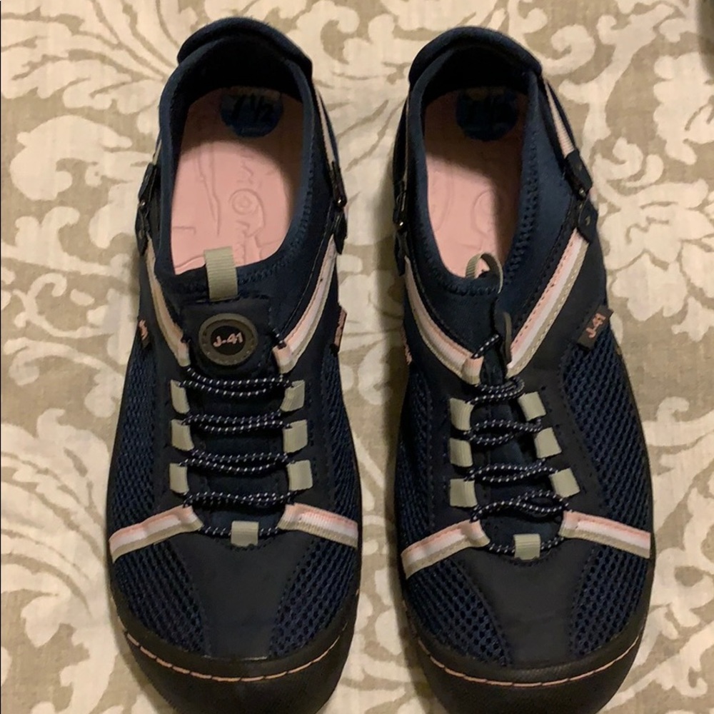 Water shoes